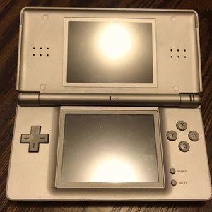 Nintendo DS lite